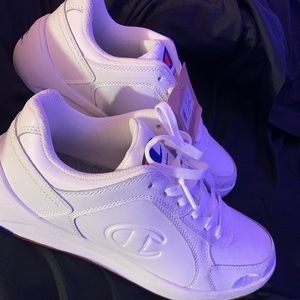 ALL WHITE CHAMPION LOW TOP SNEAKERS